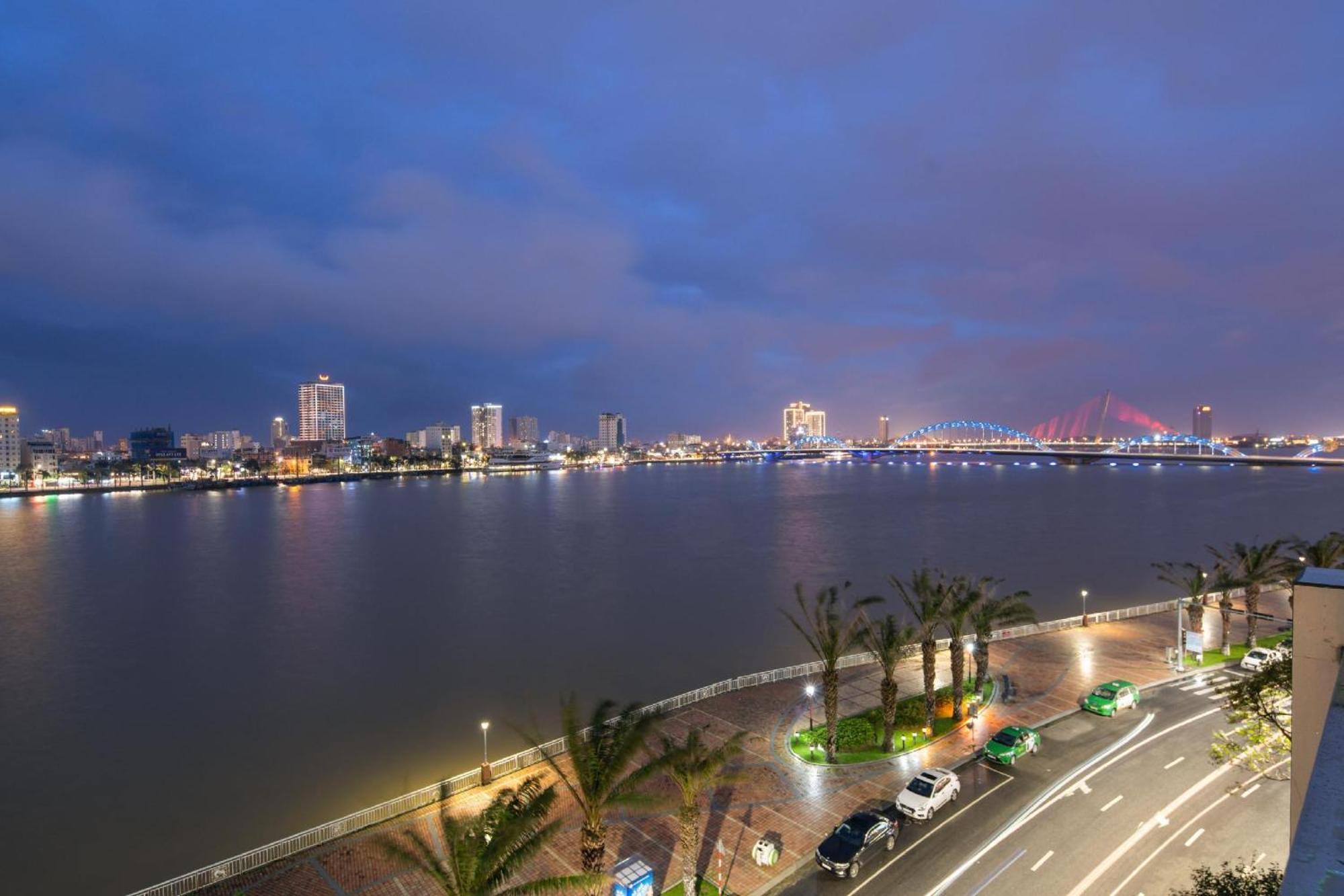 Hoang Linh Riverside Hotel Danang Bagian luar foto