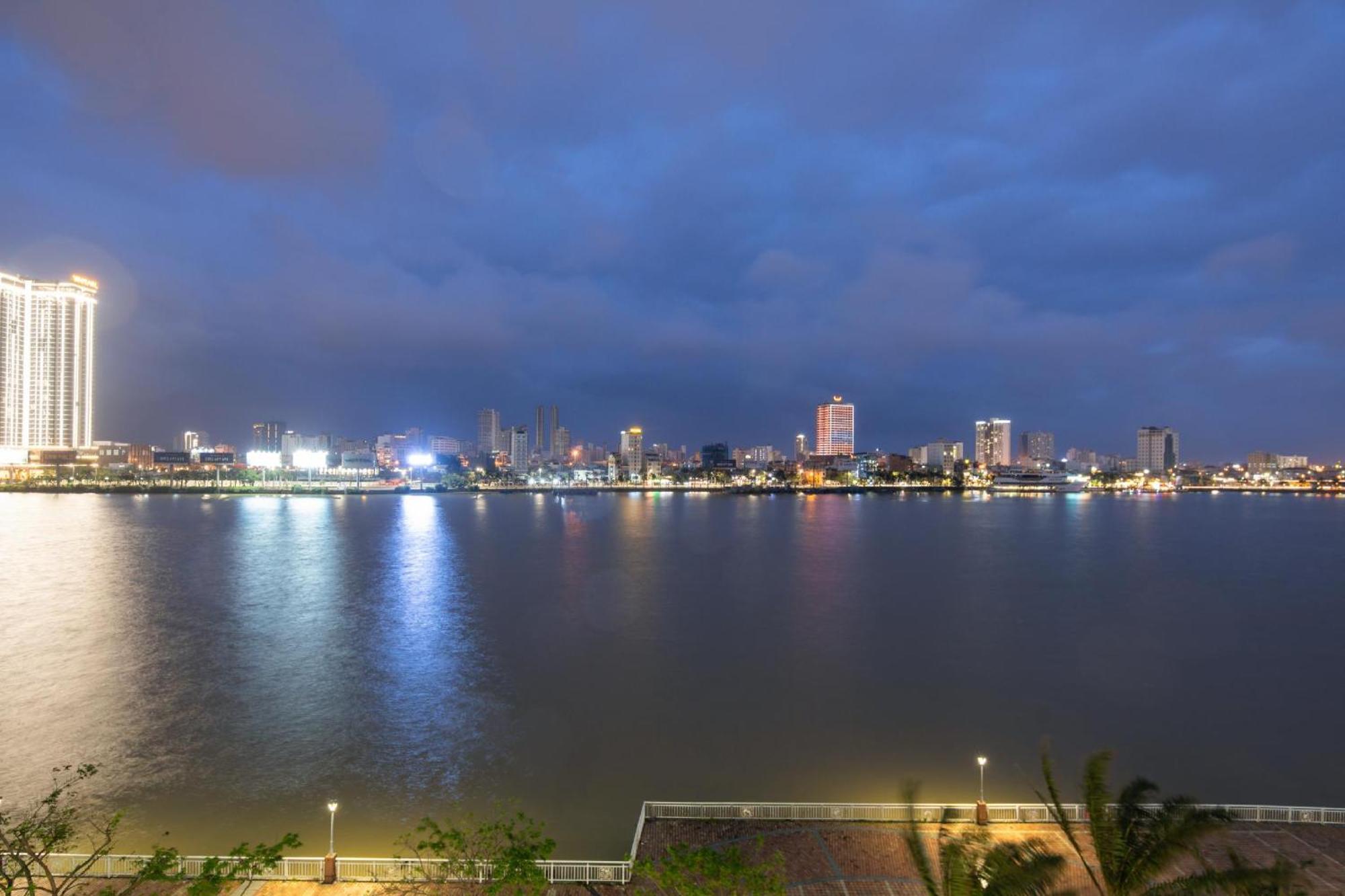 Hoang Linh Riverside Hotel Danang Bagian luar foto