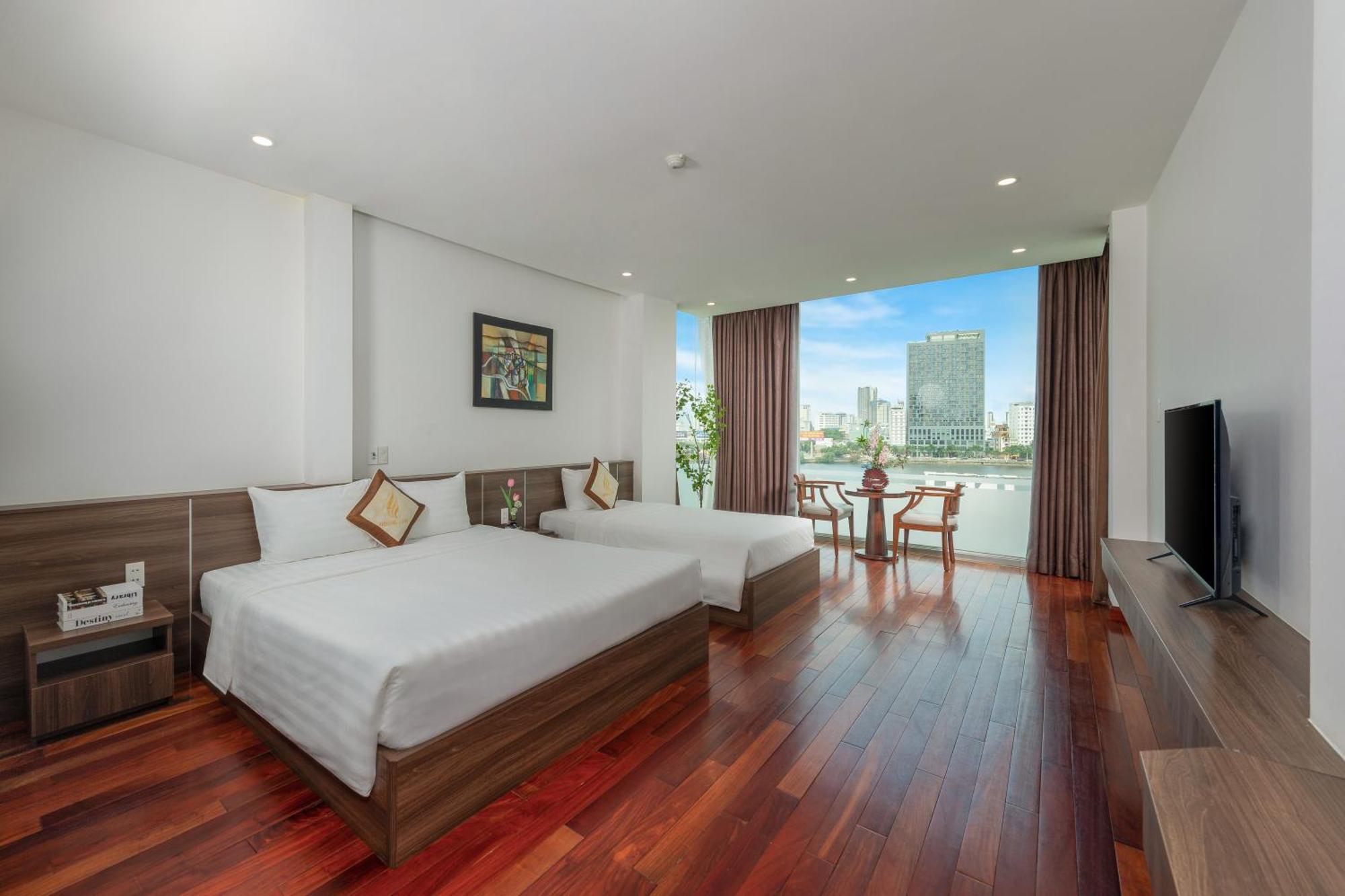 Hoang Linh Riverside Hotel Danang Bagian luar foto